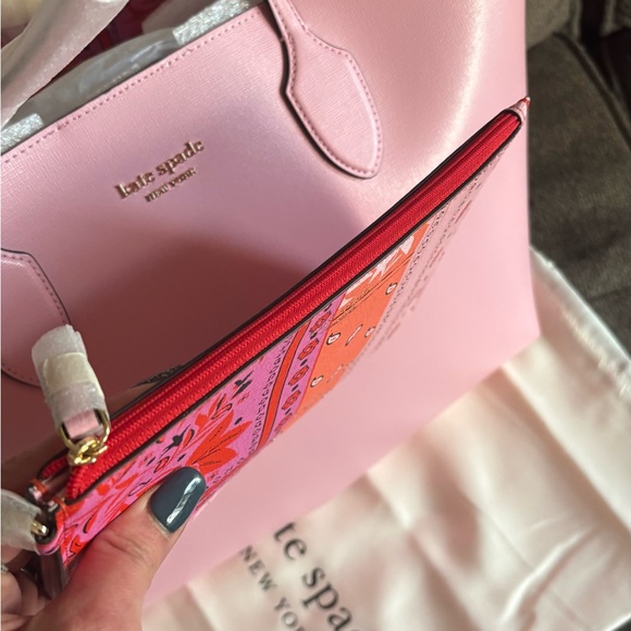Authentic KATE SPADE Saffiano leather bandana print with wristlet tote bag - Picture 5 of 16